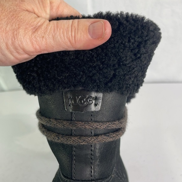 Ugg black sherpa lined hiking boots